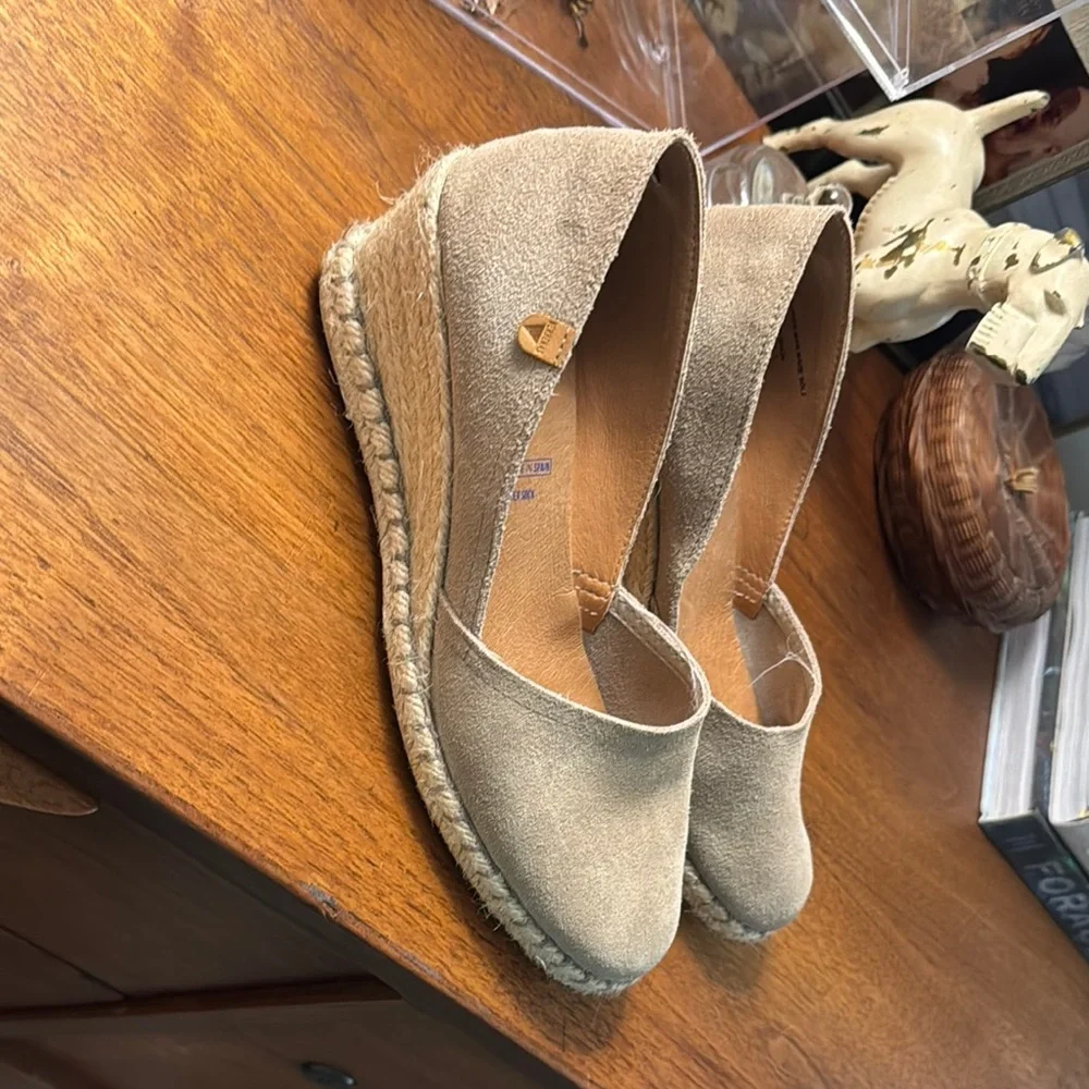 VERBENAS Taupe Suede Espadrille Flats